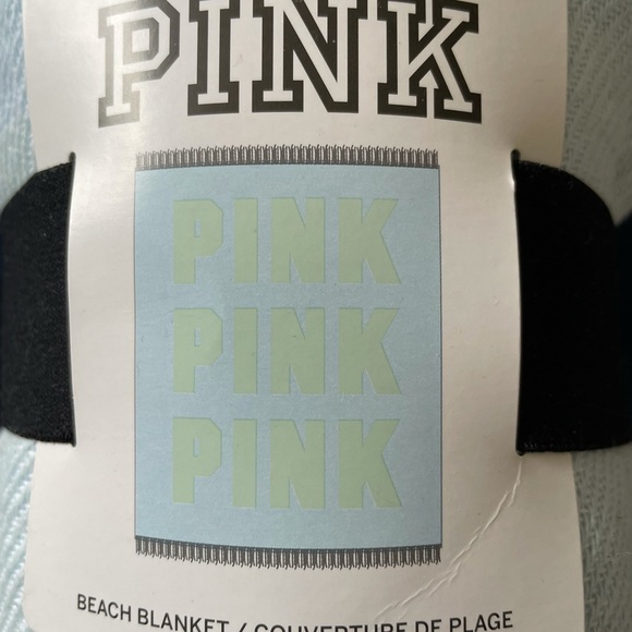 PINK VS Beach Blanket - Picture 5 of 9